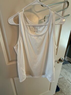 Women's White Scoop Neck Tank Top - Relaxed Fit